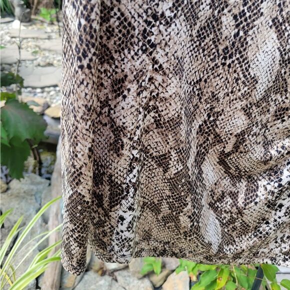 Dana Buchman Brown Snake Print Blouse - Picture 2 of 11